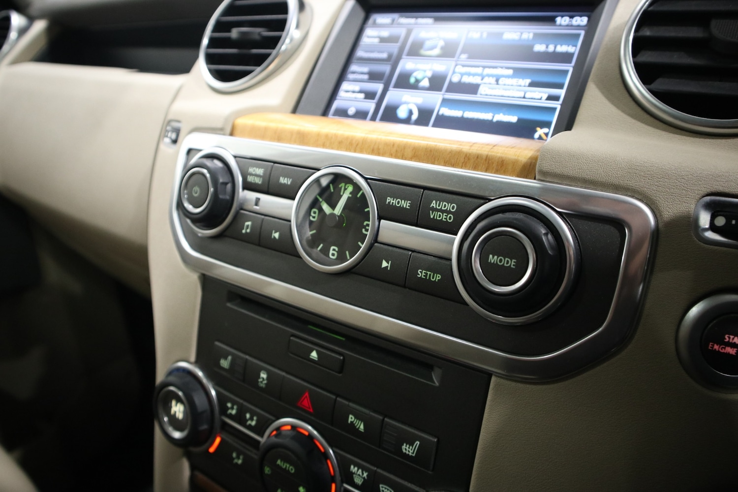 Used Land Rover Discovery 2015 for sale - 76882002: Photo 38