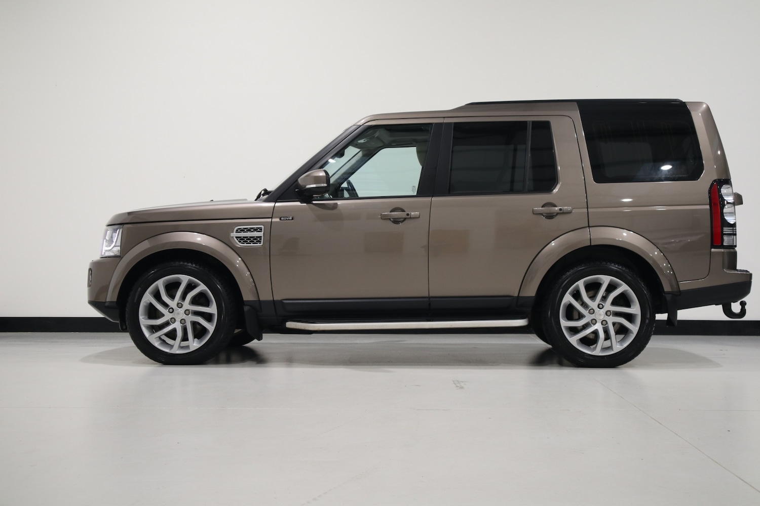 Used Land Rover Discovery 2015 for sale - 76882002: Photo 6