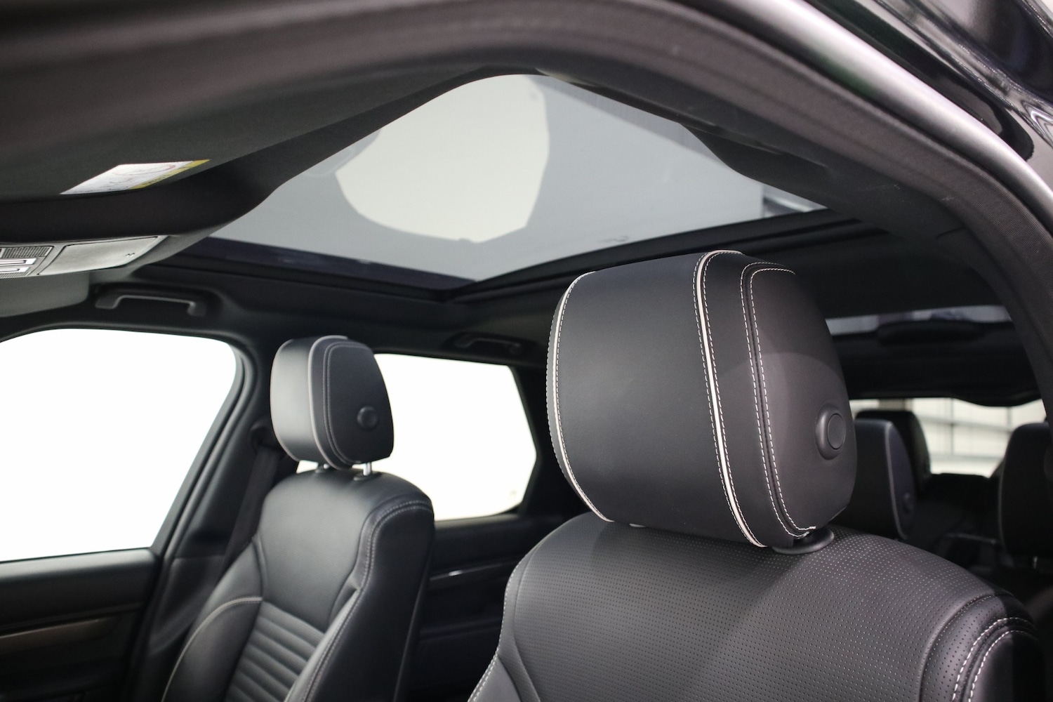 Used Land Rover Discovery 2019 for sale - 76662836: Photo 15