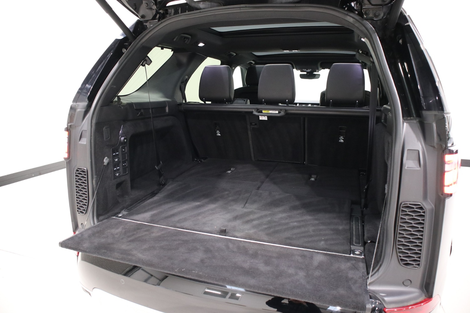 Used Land Rover Discovery 2019 for sale - 76662836: Photo 26