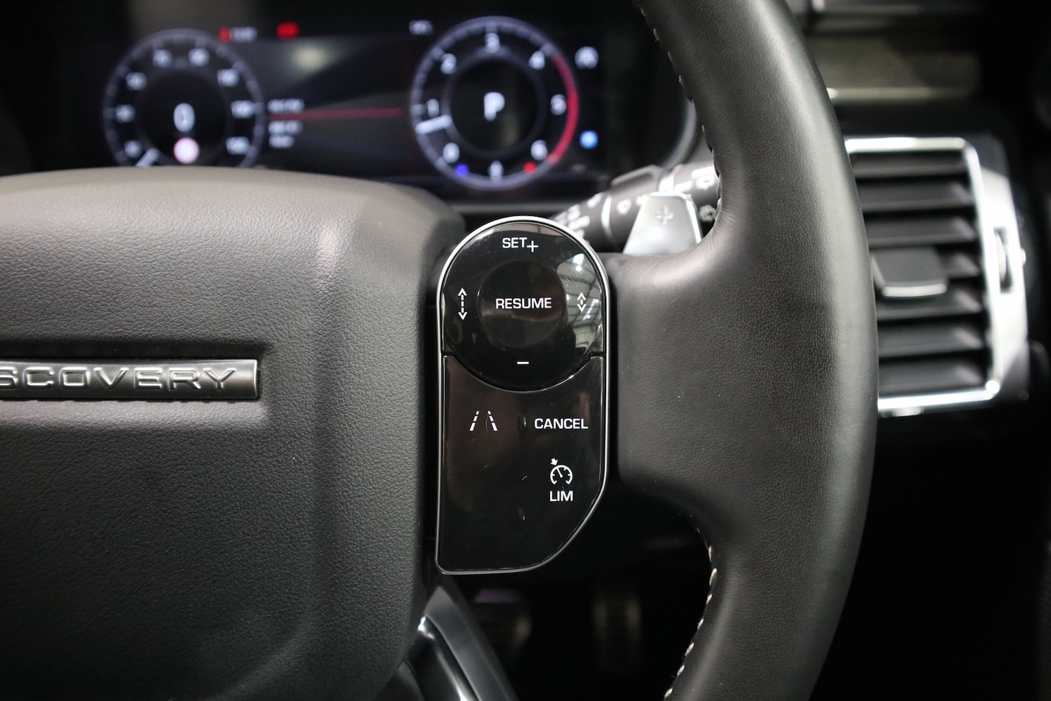 Used Land Rover Discovery 2019 for sale - 76662836: Photo 38