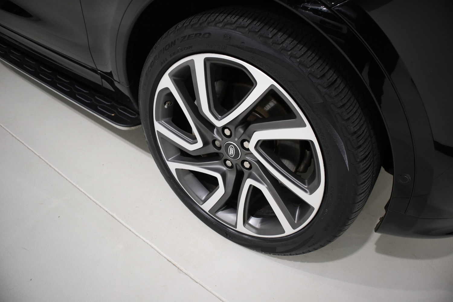 Used Land Rover Discovery 2019 for sale - 76662836: Photo 39