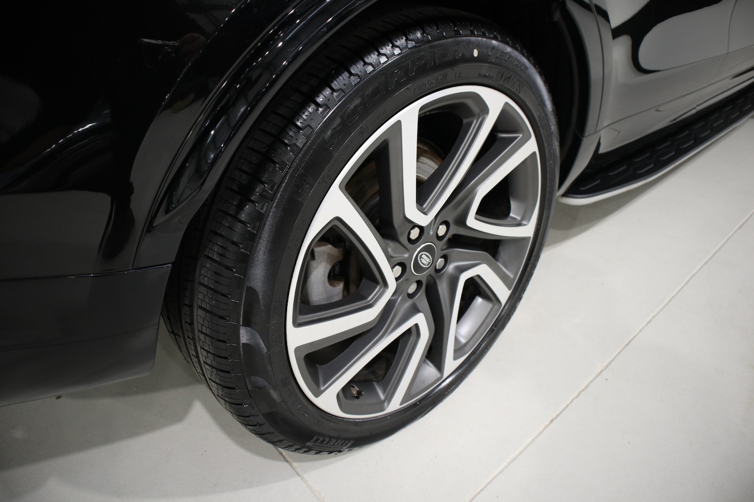 Used Land Rover Discovery 2019 for sale - 76662836: Photo 40