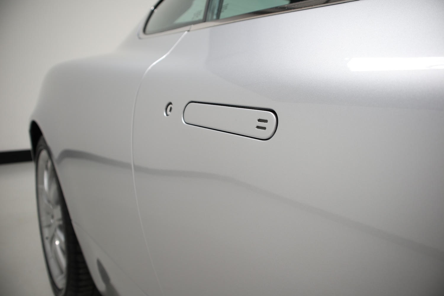 Used Aston Martin DB9 2004 for sale - 76663633: Photo 12