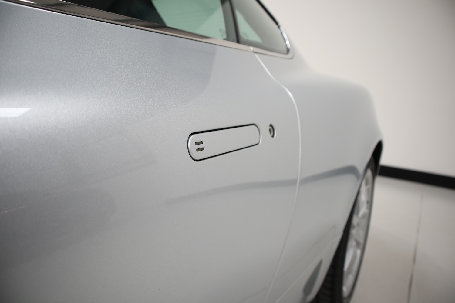 Used Aston Martin DB9 2004 for sale - 76663633: Photo 15