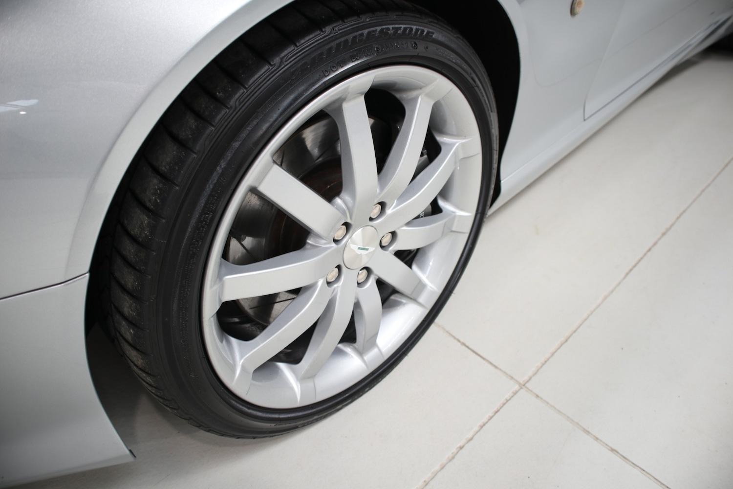 Used Aston Martin DB9 2004 for sale - 76663633: Photo 16