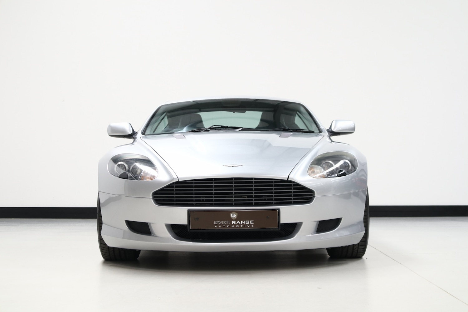 Used Aston Martin DB9 2004 for sale - 76663633: Photo 2
