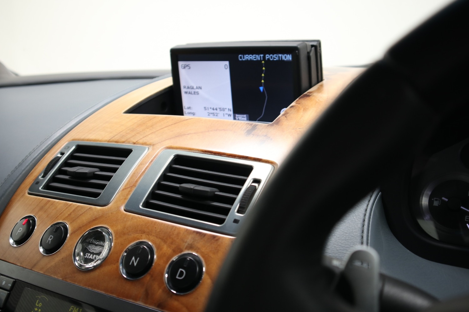 Used Aston Martin DB9 2004 for sale - 76663633: Photo 34