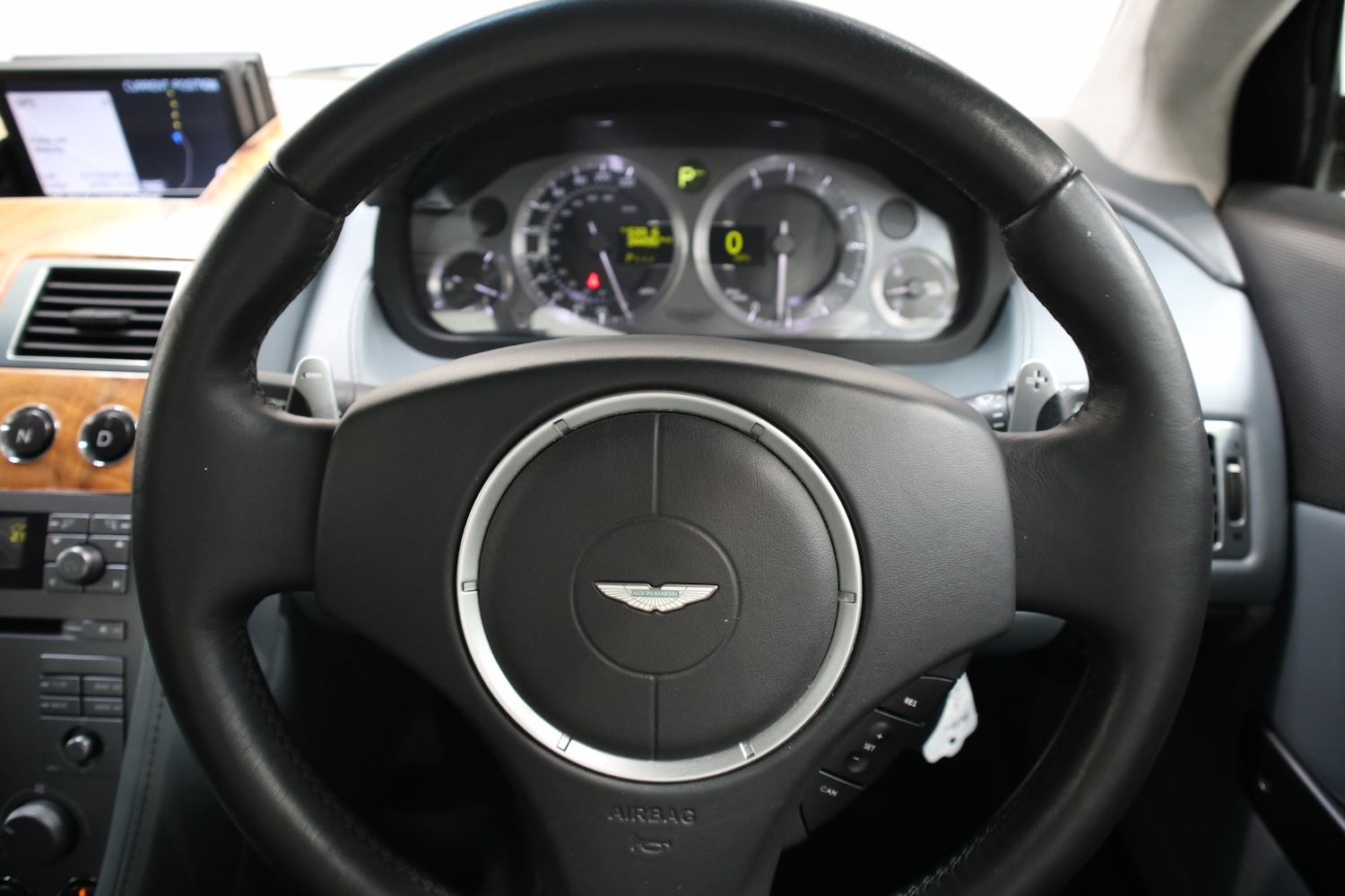 Used Aston Martin DB9 2004 for sale - 76663633: Photo 37