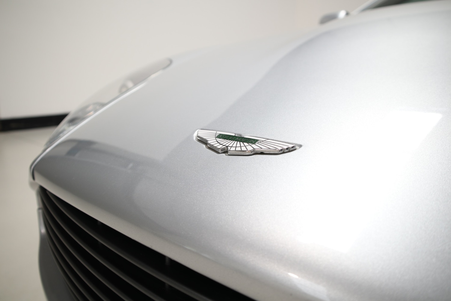 Used Aston Martin DB9 2004 for sale - 76663633: Photo 5