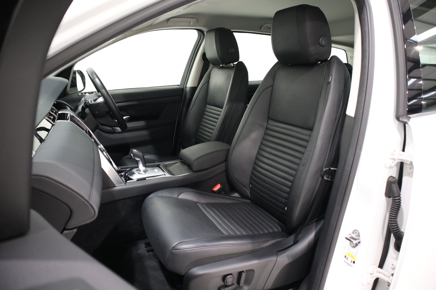 Used Land Rover Discovery Sport 2020 for sale - 76663350: Photo 11