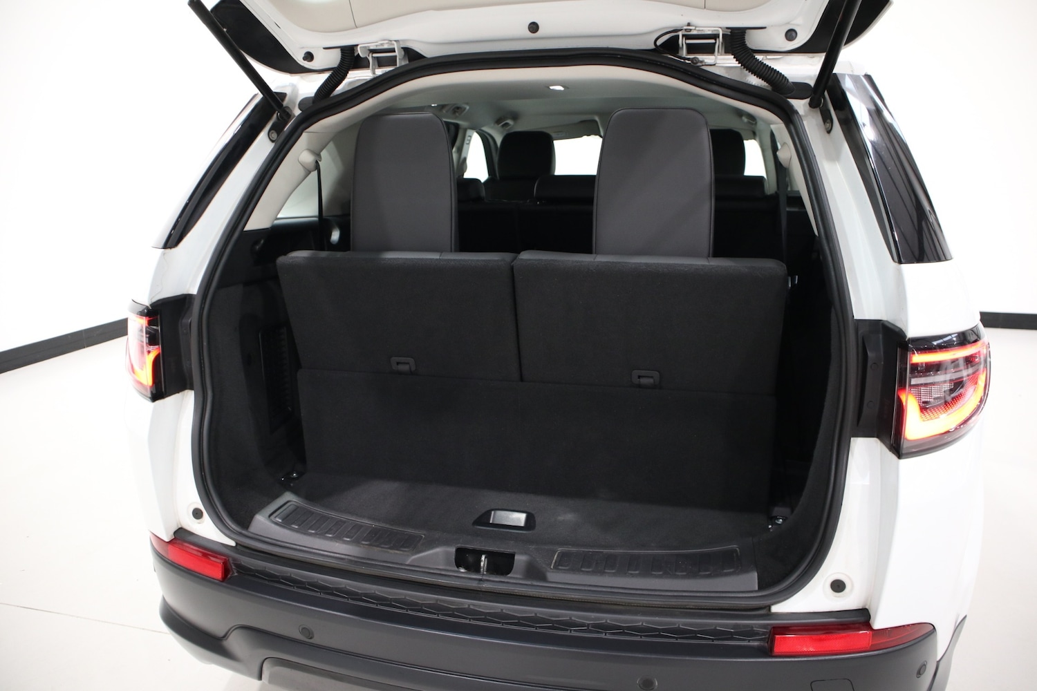 Used Land Rover Discovery Sport 2020 for sale - 76663350: Photo 23