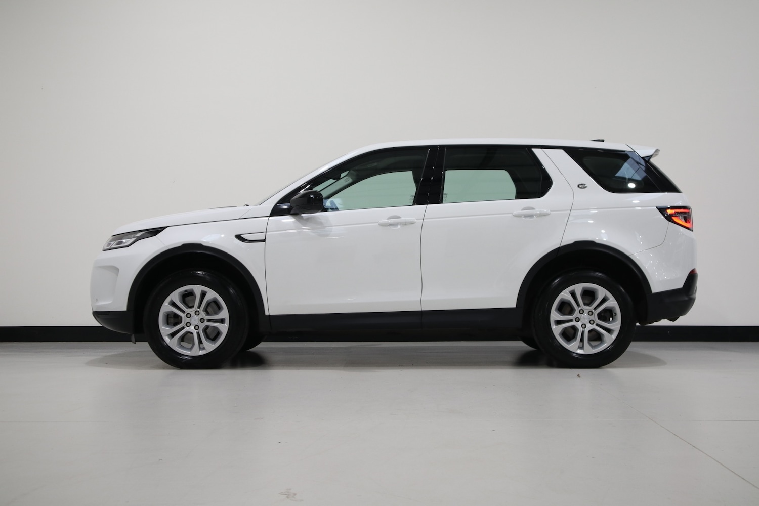 Used Land Rover Discovery Sport 2020 for sale - 76663350: Photo 9