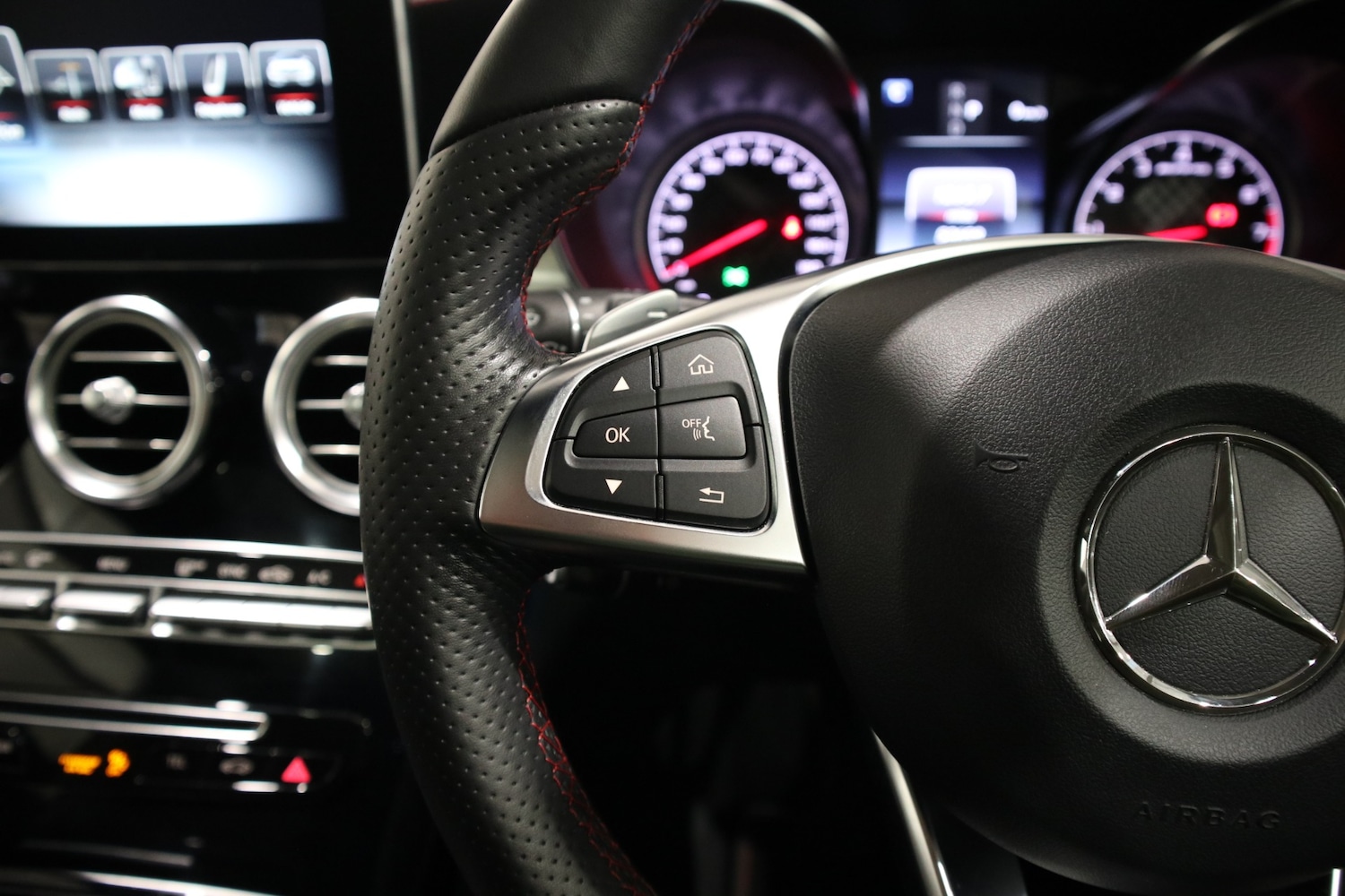 Used Mercedes-Benz C Class 2017 for sale - 76780427: Photo 33