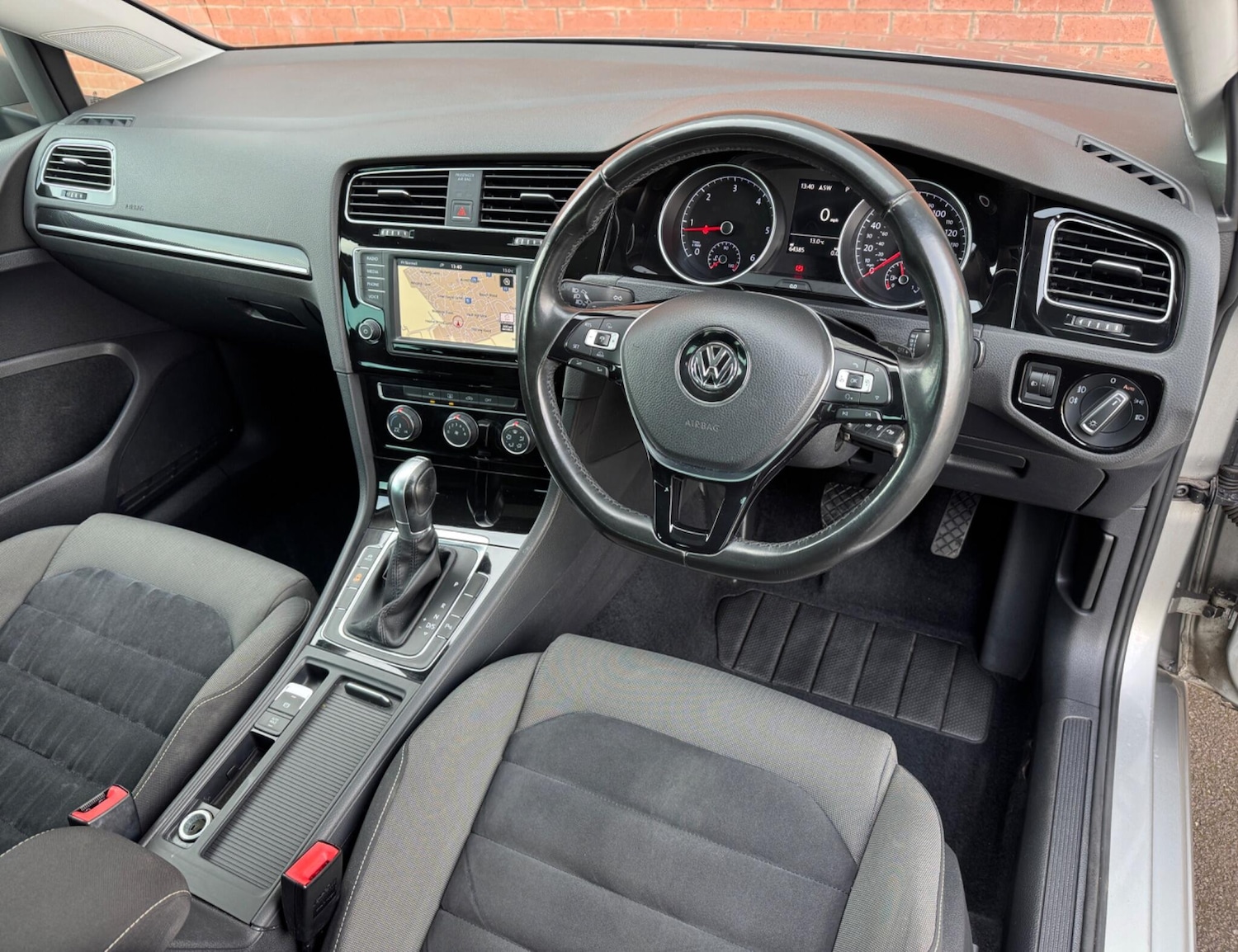 Used Volkswagen Golf 2016 for sale - 77993691: Photo 2