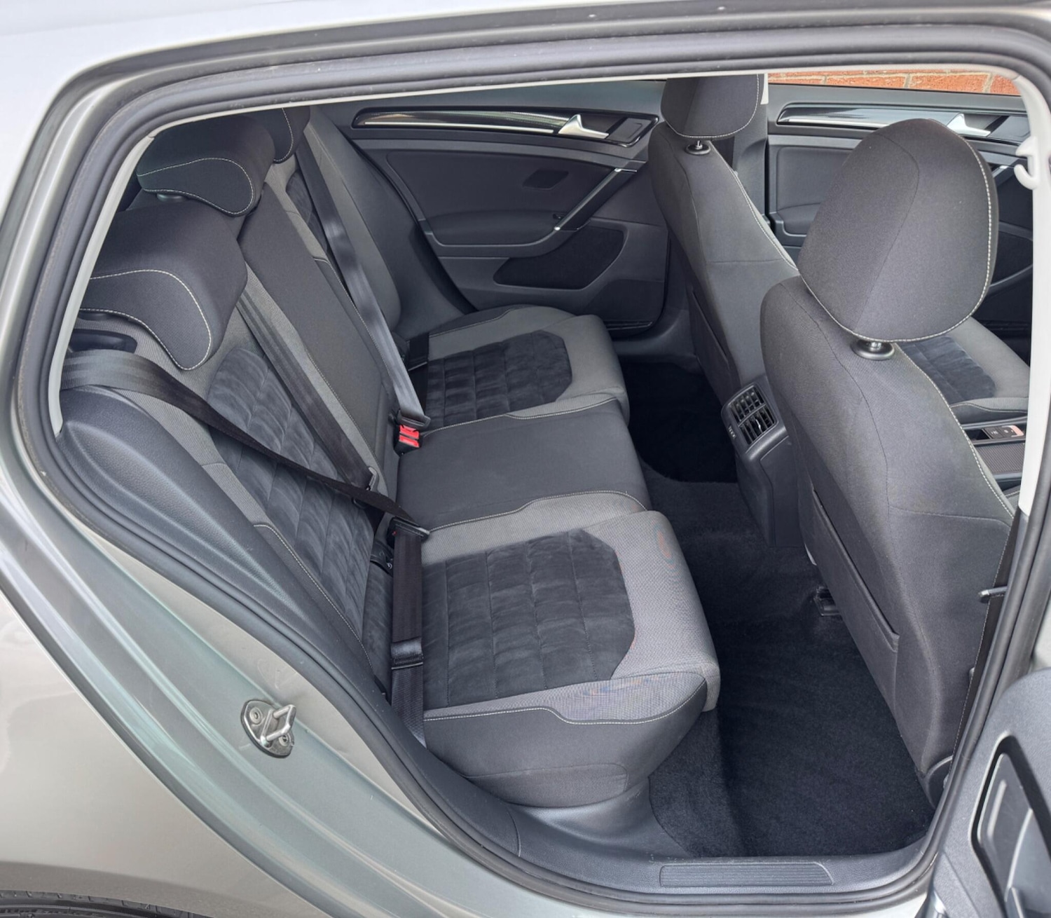 Used Volkswagen Golf 2016 for sale - 77993691: Photo 35