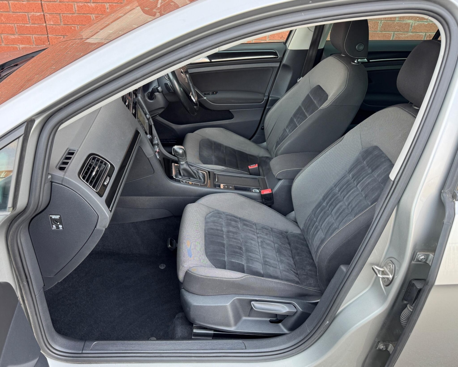 Used Volkswagen Golf 2016 for sale - 77993691: Photo 38