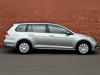 Used Volkswagen Golf 2019 for sale - 75430812: Photo