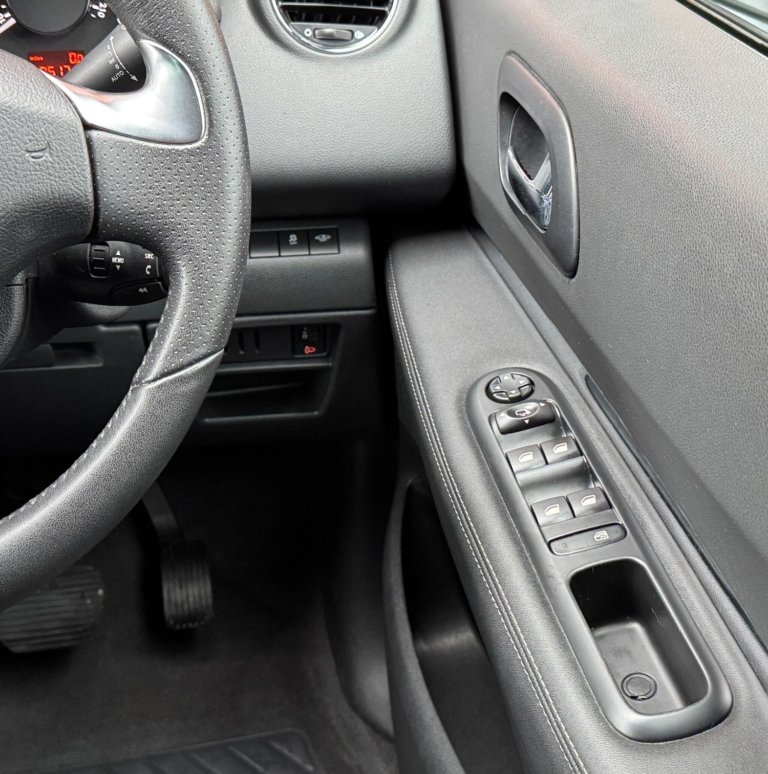 Used Peugeot 3008 2016 for sale - 76612876: Photo 31