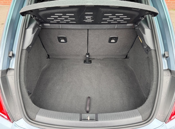 Used Volkswagen Beetle 2018 for sale - 76284207: Photo 10