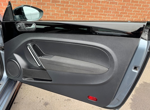 Used Volkswagen Beetle 2018 for sale - 76284207: Photo 12