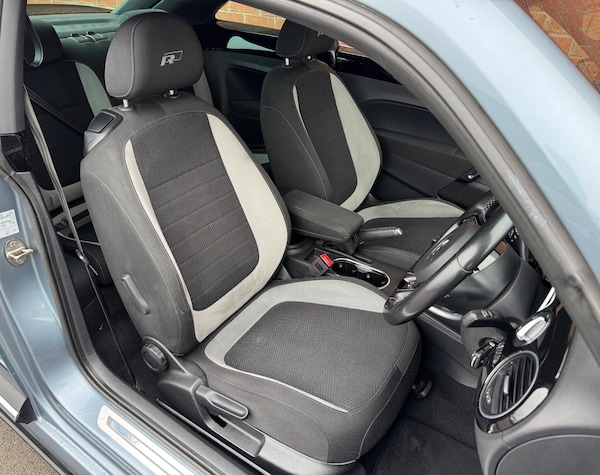 Used Volkswagen Beetle 2018 for sale - 76284207: Photo 13