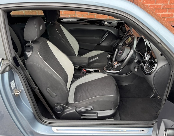 Used Volkswagen Beetle 2018 for sale - 76284207: Photo 14