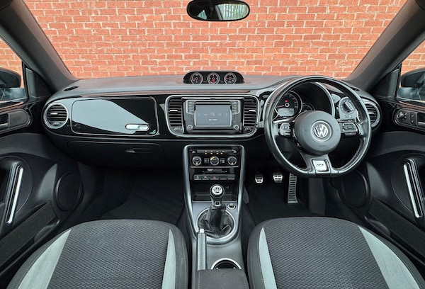 Used Volkswagen Beetle 2018 for sale - 76284207: Photo 15