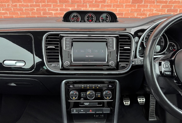 Used Volkswagen Beetle 2018 for sale - 76284207: Photo 16