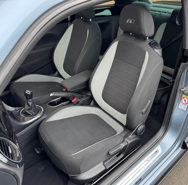 Used Volkswagen Beetle 2018 for sale - 76284207: Photo 34