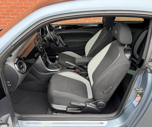 Used Volkswagen Beetle 2018 for sale - 76284207: Photo 35