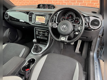 Used Volkswagen Beetle 2018 for sale - 76284207: Photo 4