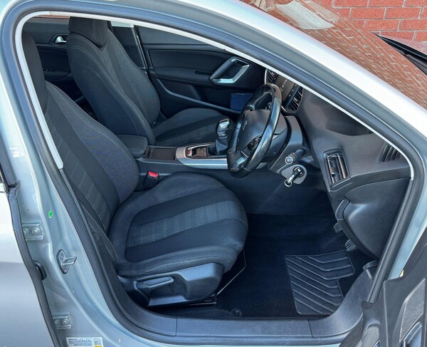 Used Peugeot 308 2016 for sale - 76189994: Photo 14
