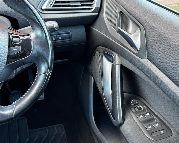 Used Peugeot 308 2016 for sale - 76189994: Photo 27
