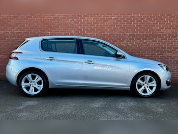 Used Peugeot 308 2016 for sale - 76189994: Photo 2
