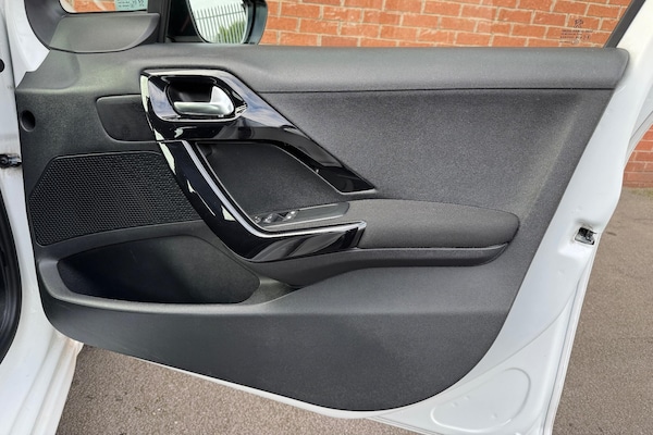 Used Peugeot 208 2017 for sale - 76306736: Photo 12