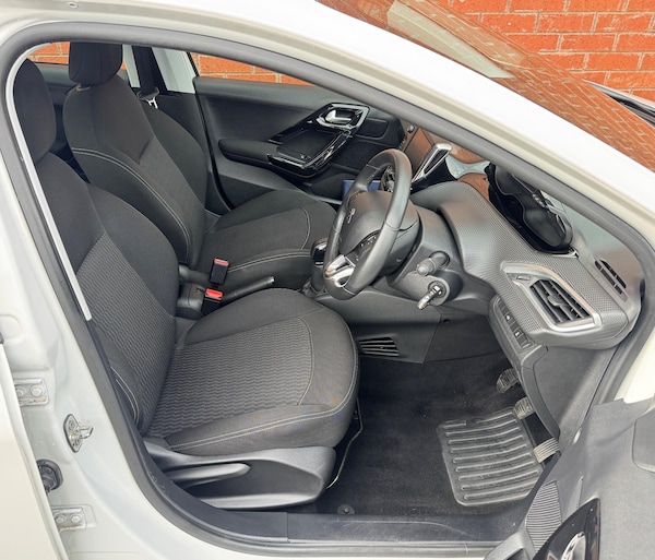 Used Peugeot 208 2017 for sale - 76306736: Photo 14