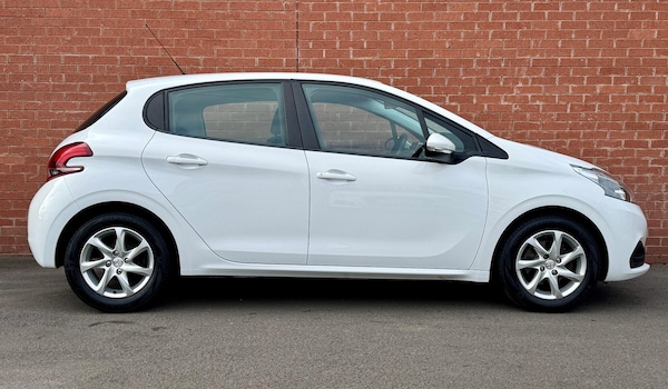 Used Peugeot 208 2017 for sale - 76306736: Photo 3