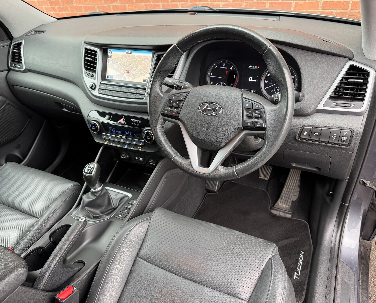 Used Hyundai TUCSON 2017 for sale - 76284380: Photo 2