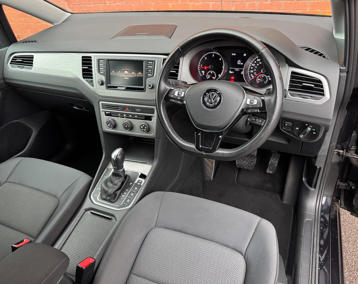 Used Volkswagen Golf SV 2016 for sale - 76781361: Photo 2