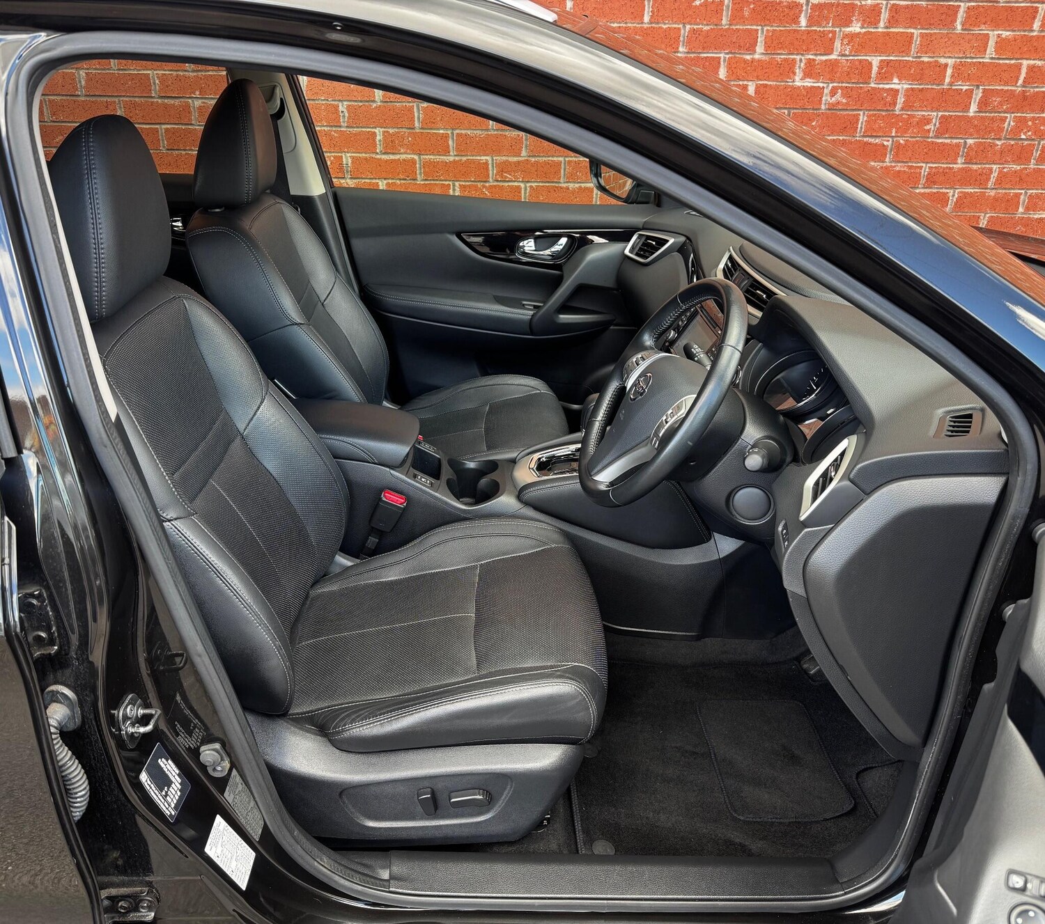 Used Nissan Qashqai 2017 for sale - 76060686: Photo 17