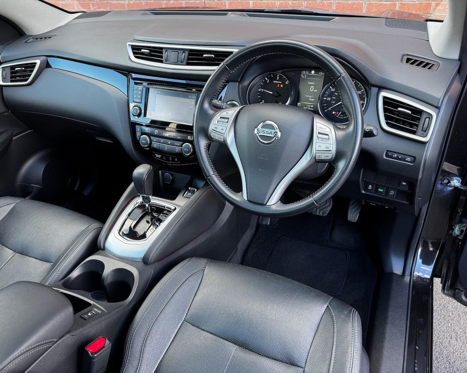 Used Nissan Qashqai 2017 for sale - 76060686: Photo 2