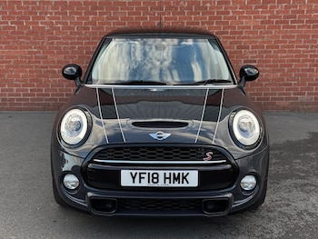 Used MINI Hatch 2018 for sale - 76151116: Photo