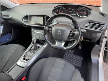 Used Peugeot 308 2015 for sale - 79698349: Photo