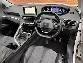 Used Peugeot 3008 2017 for sale - 76562464: Photo