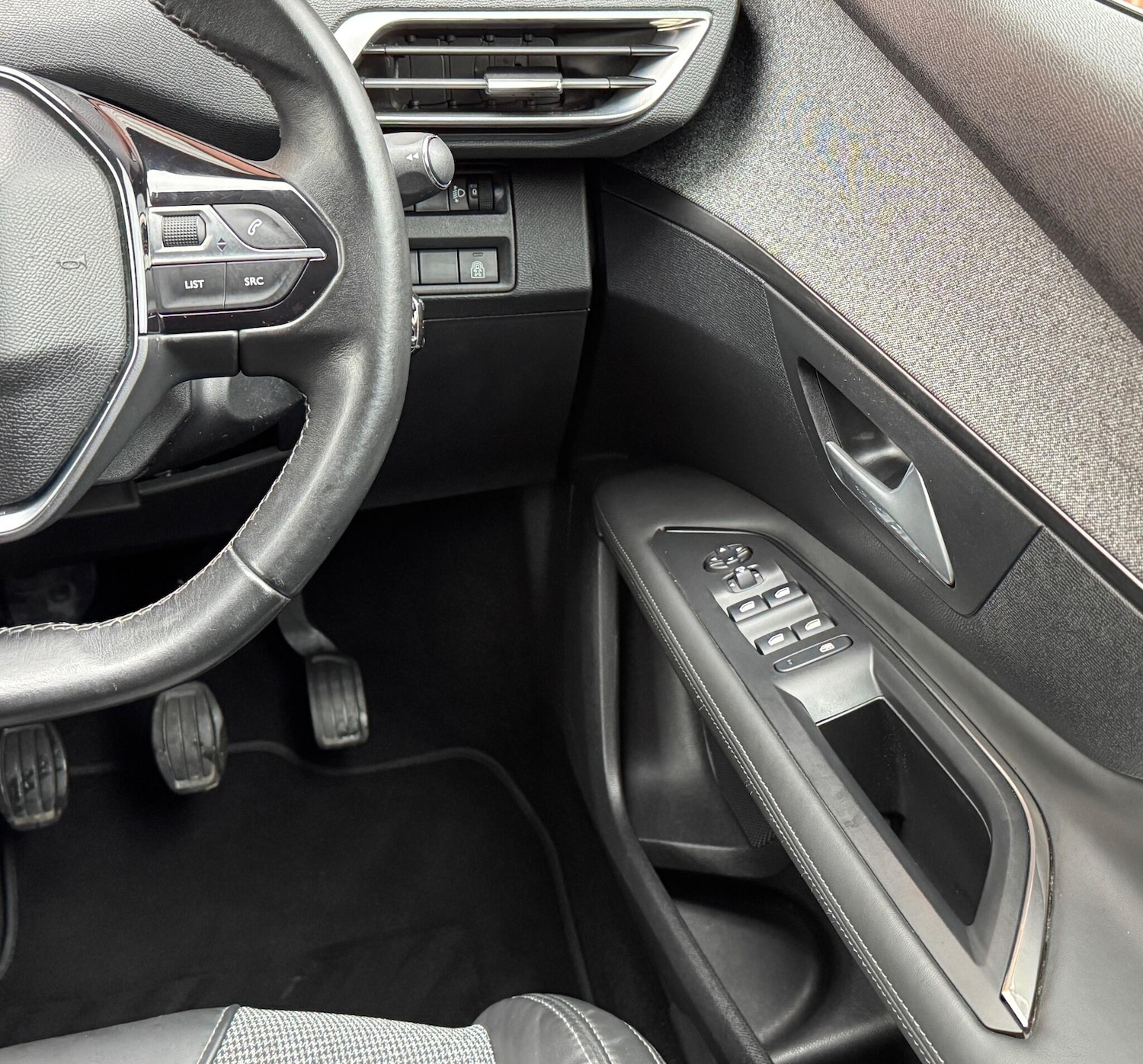 Used Peugeot 3008 2017 for sale - 76562464: Photo 30