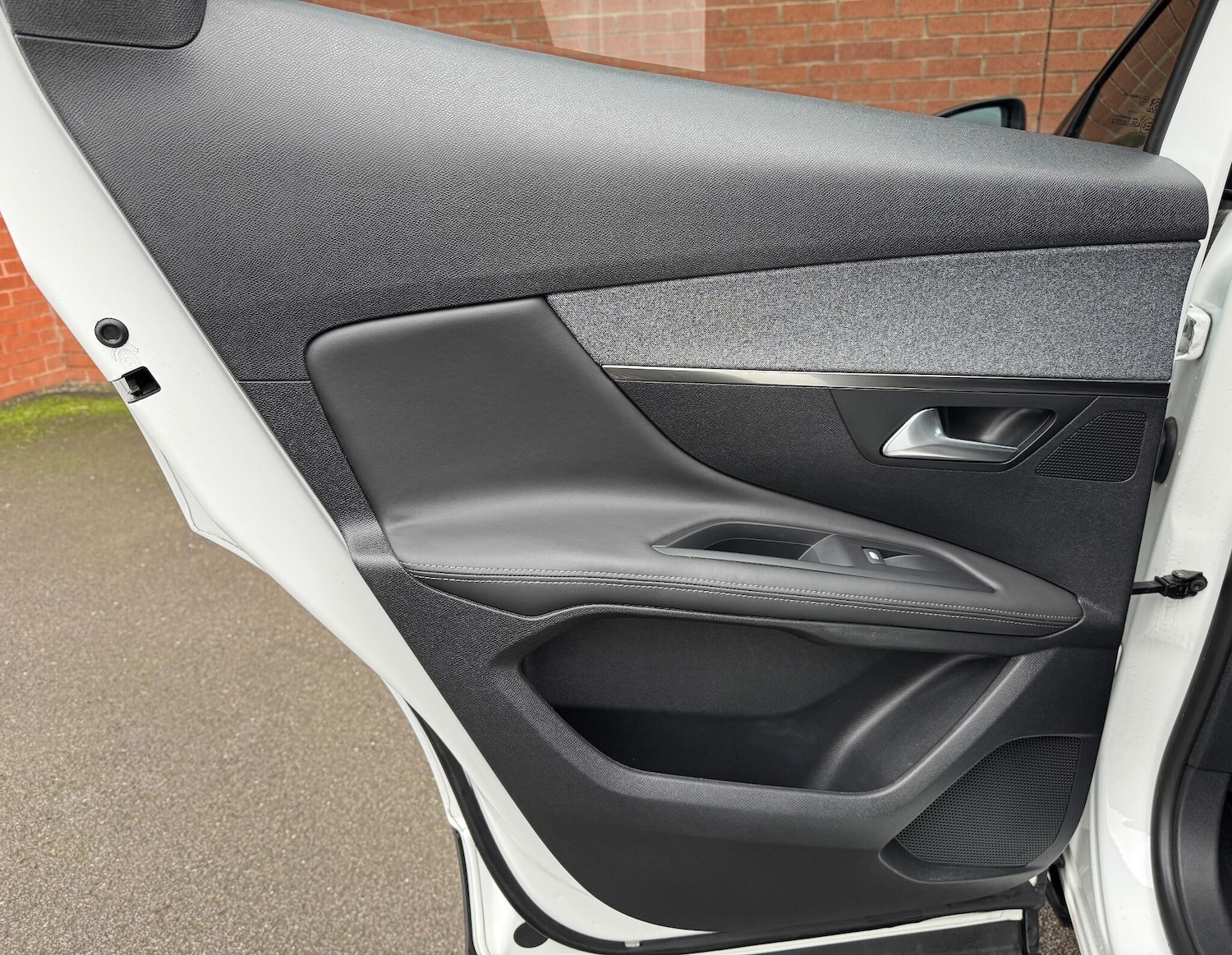 Used Peugeot 3008 2017 for sale - 76562464: Photo 38