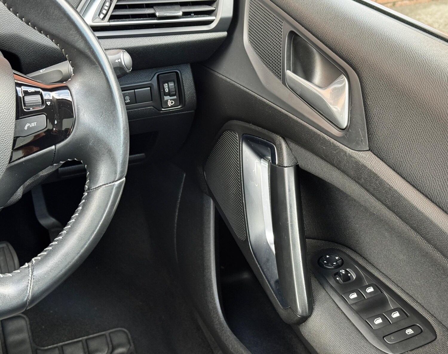 Used Peugeot 308 2020 for sale - 75708437: Photo 28