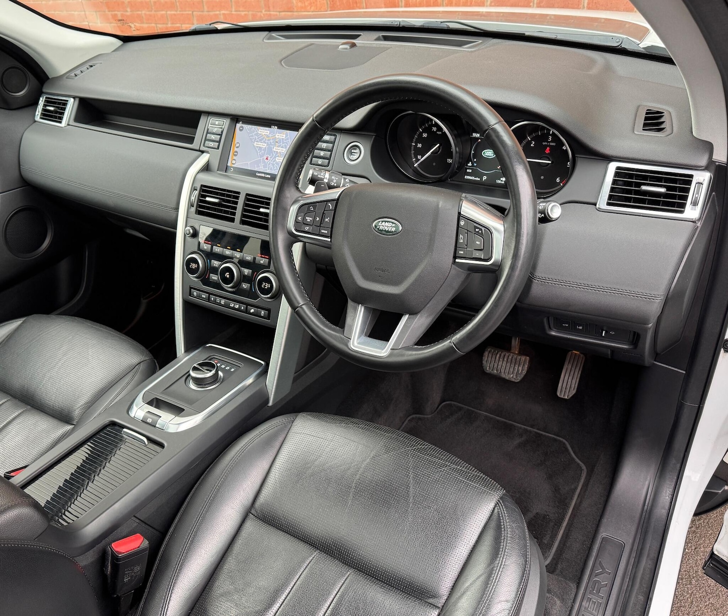 Used Land Rover Discovery Sport 2018 for sale - 77155562: Photo 2