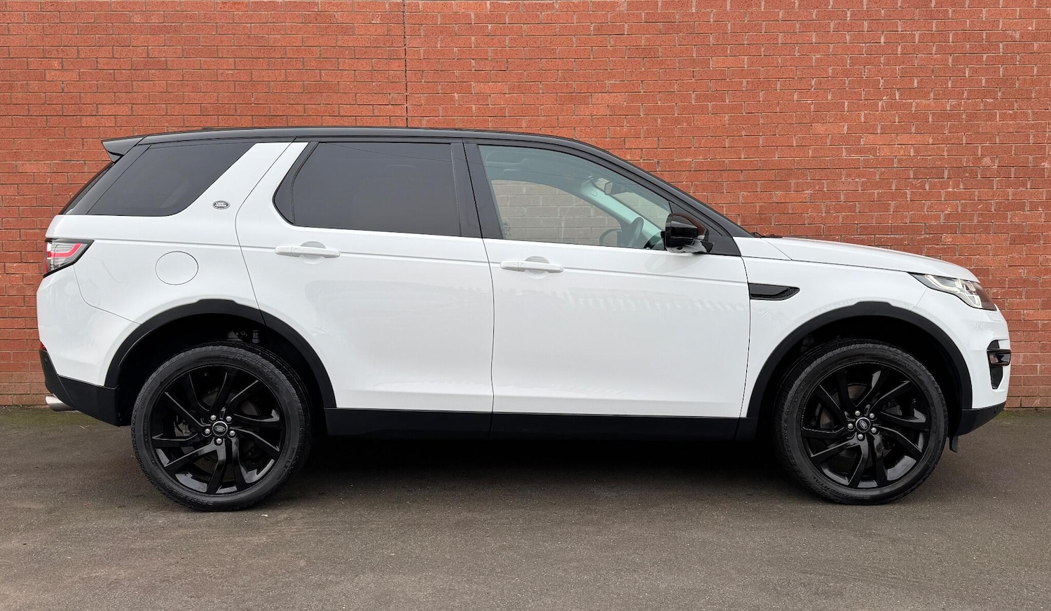 Used Land Rover Discovery Sport 2018 for sale - 77155562: Photo 3